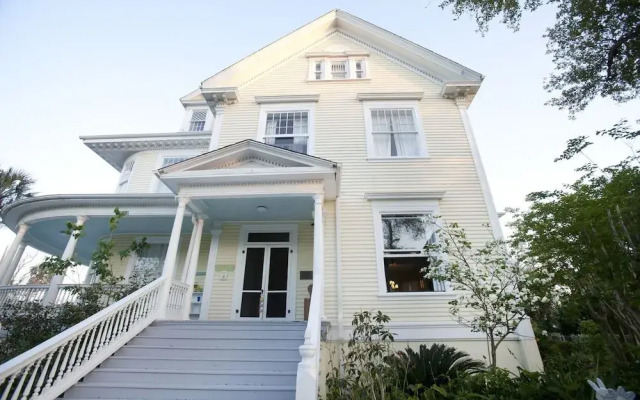 Sealy Hutchings Mansion by RedAwning
