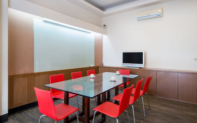 CHECK inn Express Taichung Fengchia