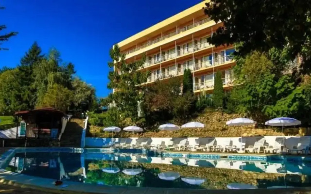 SG Vezhen Hotel