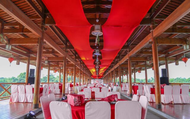 The Carp Islet Resort