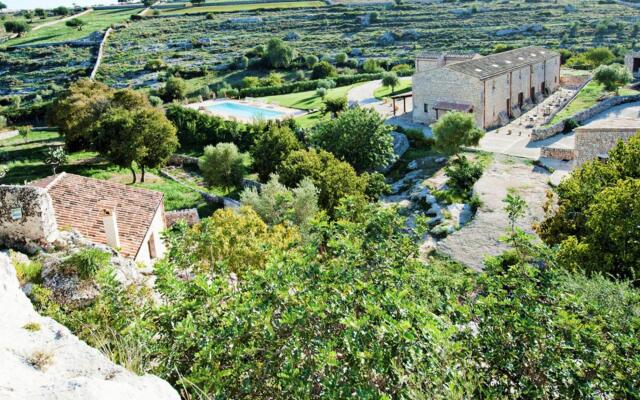 Spacious apartment in Modica with shared pool