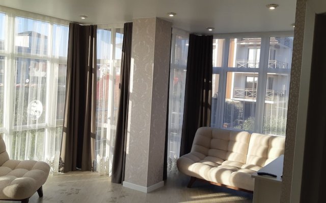 Nizhneimeretinskya apt 22