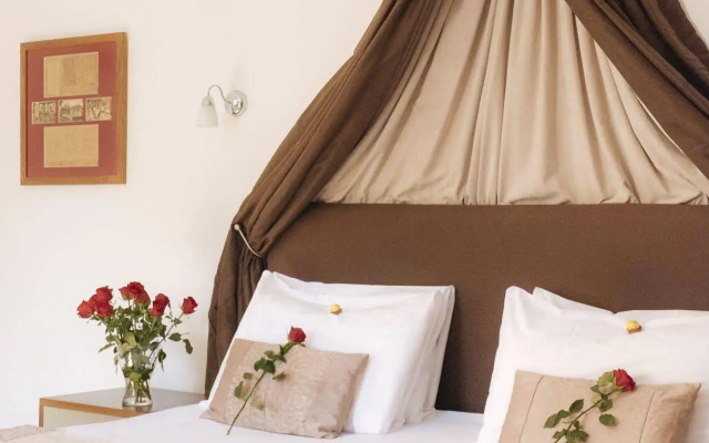 The Yenton Hotel
