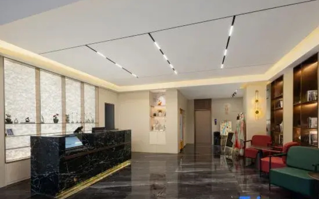 Hello Qiman Hotel (Nanchang Tengwang Pavilion Wanshou Palace)