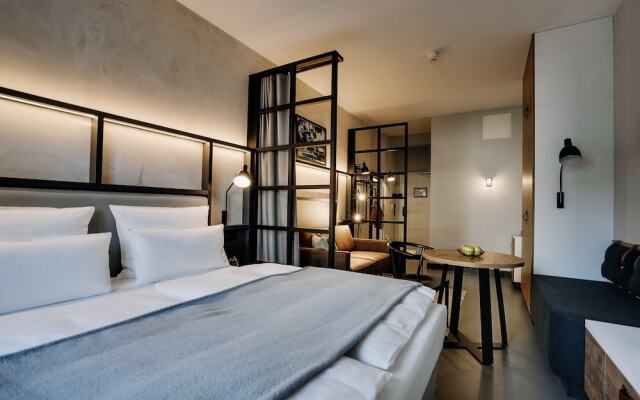 CLOUD No7 APARTMENTS