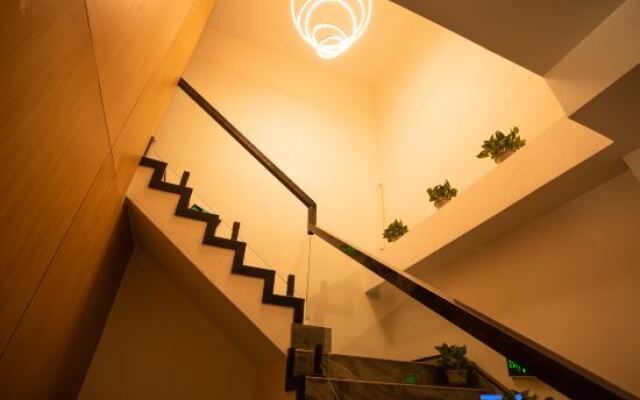 Yuntian Business Hotel (Yakeshi Railway Station Passenger Transport Station)