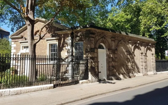 Fantastically Unique House for 3 With Large Garden