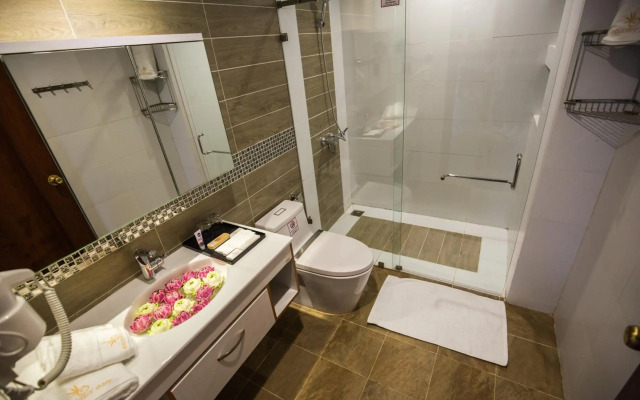 Orussey One Hotel & Apartment