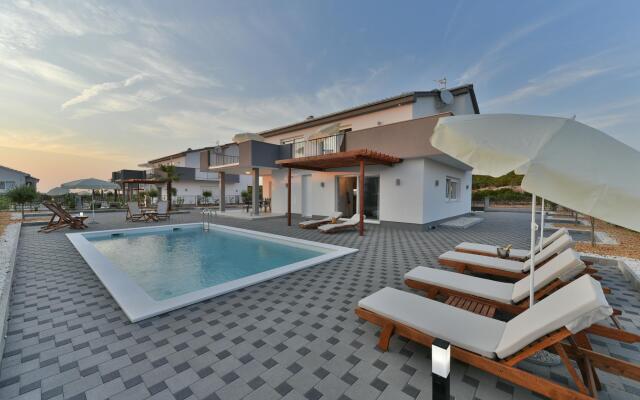 Dalmacija V in Sukošan