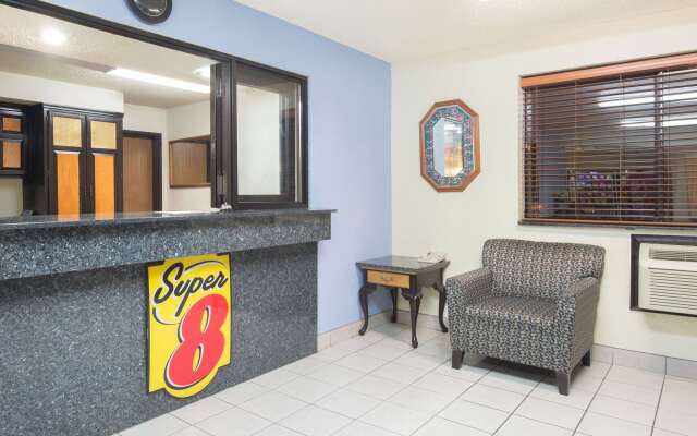 Super 8 by Wyndham New Castle