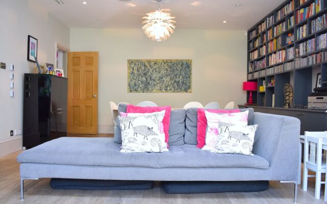Contemporary 5 Bedroom House in North London