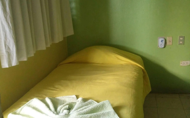 Green World Hotel
