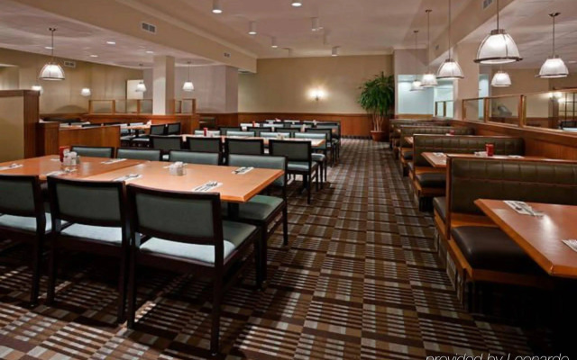 Holiday Inn Toronto Airport East by IHG