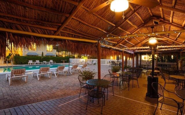 Naples Garden Inn