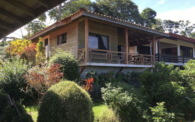 Many's House - La Joya De Ballena