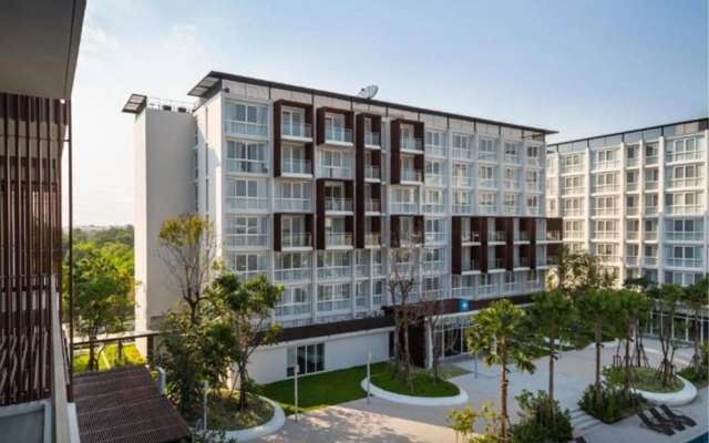 The Idle Hotel and Residence