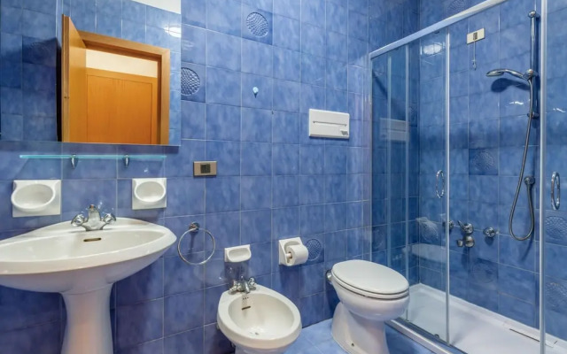 Comfortable Apartment in Garda With Swimming Pool
