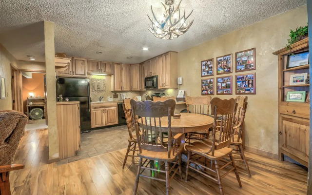 Invitingly Furnished3 Bedroom Timber Run 112 In Steamboat Springs