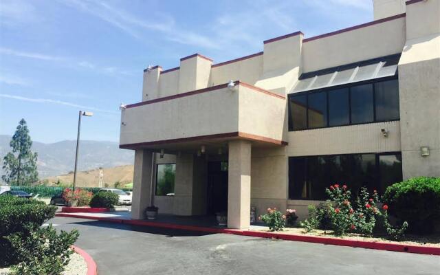 San Bernandino Inn & Suites