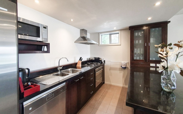 Lakefront Living - 4 Bedrm Apartmt Alpine Village