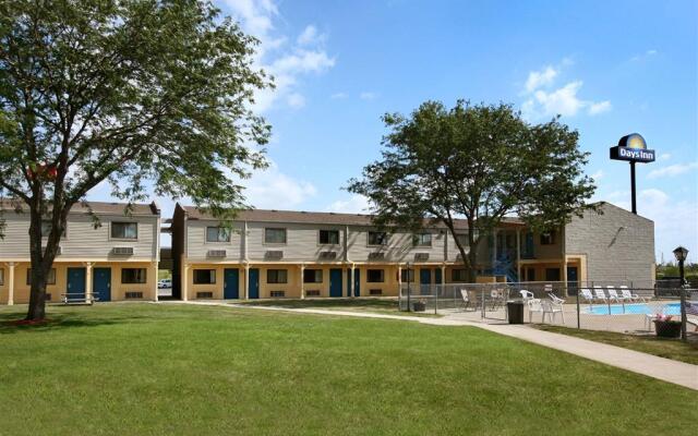 Days Inn by Wyndham Bowling Green