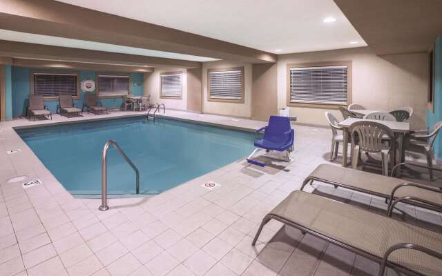 La Quinta Inn & Suites by Wyndham Erie