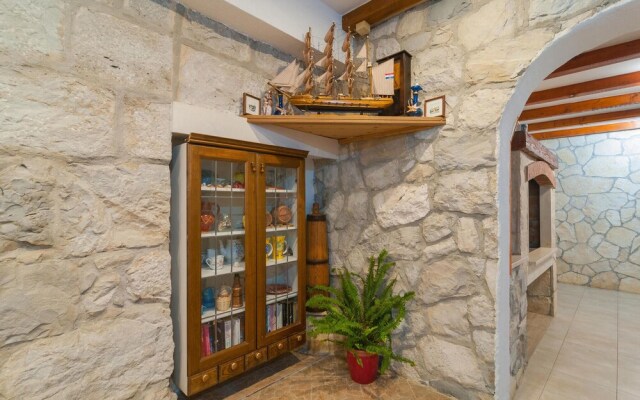 Nice Home in Ostrvica With Wifi and 5 Bedrooms