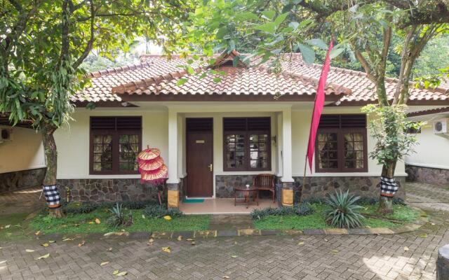 RedDoorz Resort @ Cimahpar Bogor