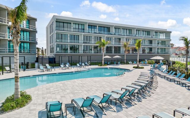 Harbor Island Beach Club by Villatel