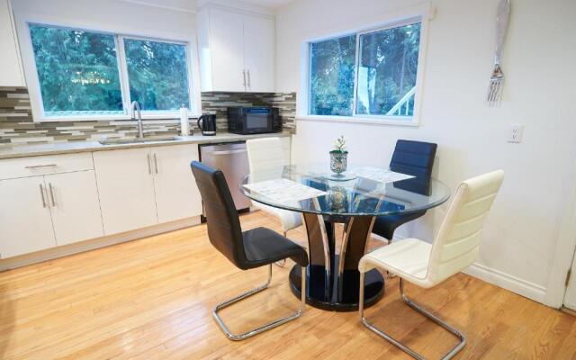 Beautiful Modern Suite