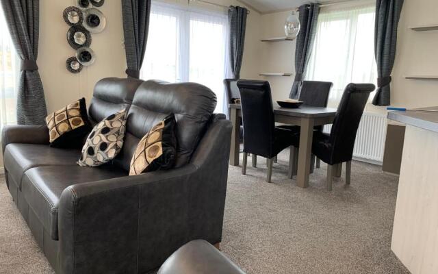 2 Bedroom Luxury Lodge, OG30, Shanklin, Isle of Wight