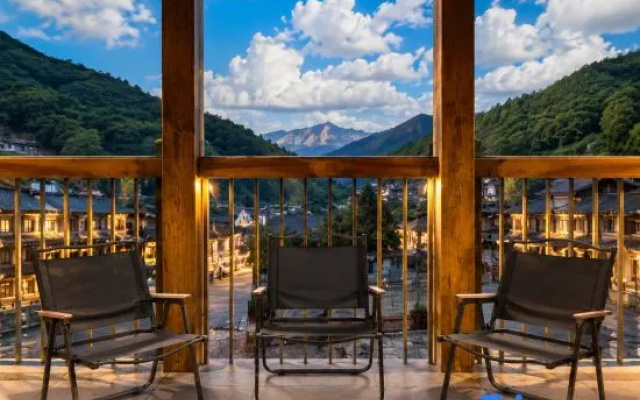 Lazy Boy Hotel（Adin Gate Site） – Outside – Daocheng