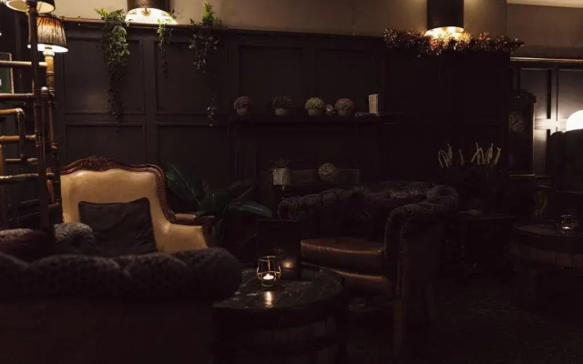 The Rutland Hotel & Apartments