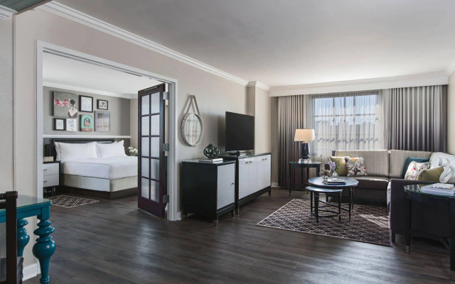 The Lindy Renaissance Charleston Hotel