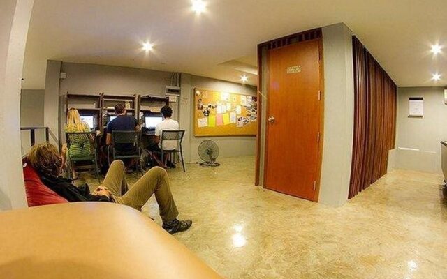 We Bangkok Hostel