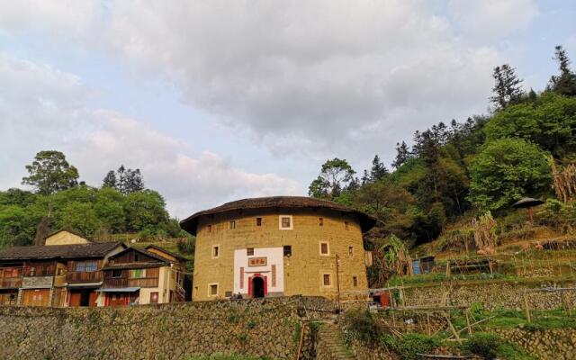 Longyan Yongding Tulou Fuyulou Changdi Inn