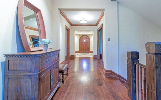 Hood Park Manor - 9 Br Home