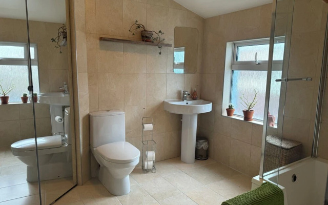 2 Trelawney Park