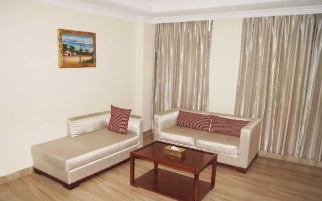 Tiffany Diamond Hotel Indira Gandhi Street