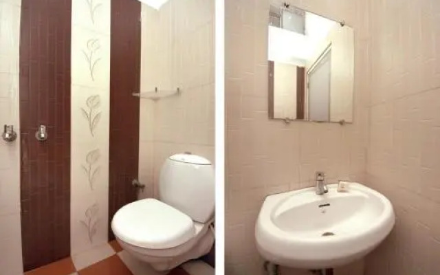 Kapoor Guest House by OYO Rooms