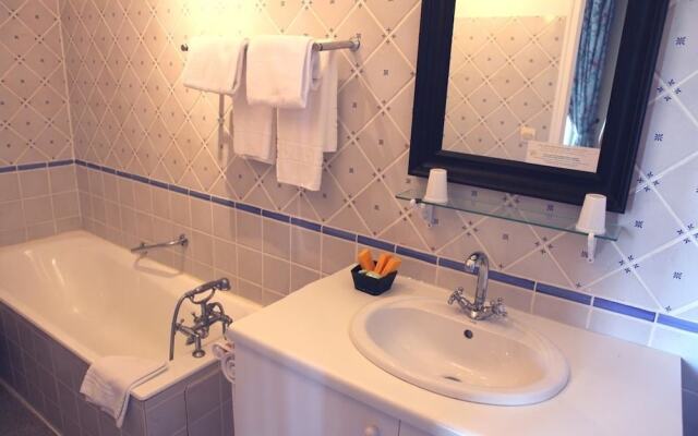 La Lucarne Aux Chouettes