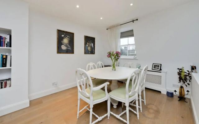 Fantastic 2bed Flat With Private Roof Terrace