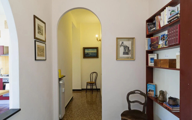 Sunny apartment over the harbor