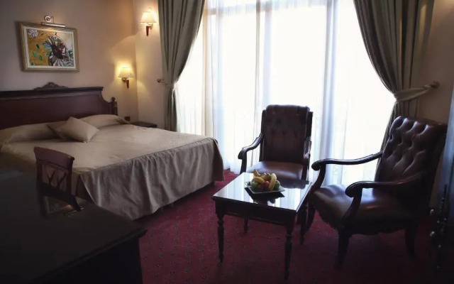 Hotel Millenium
