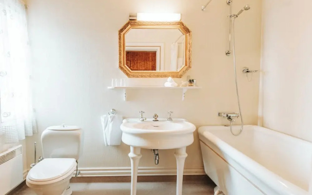 Bårdshaug Herregård