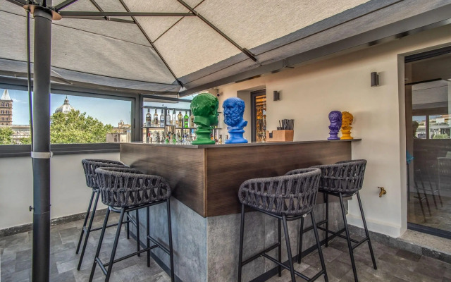 Hotel 77 Seventy-Seven