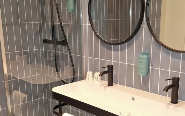 Akena Serris  Val d'Europe