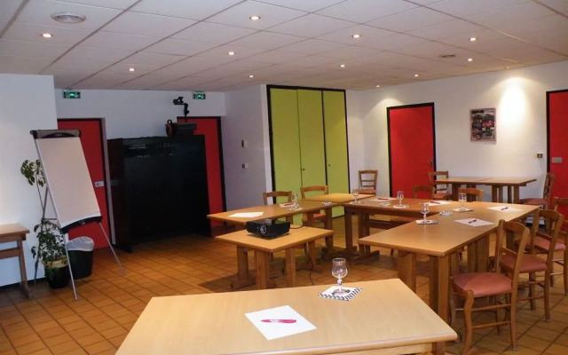 hotelF1 Bretigny Sur Orge