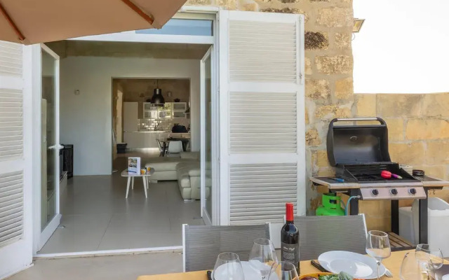 Ta Patee Pool Farmhouse in Gozo