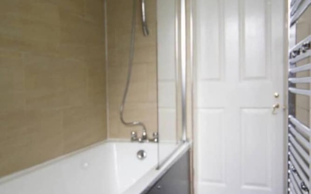 JOIVY Perfect Location - Stylish 2bd Rose St Apartment